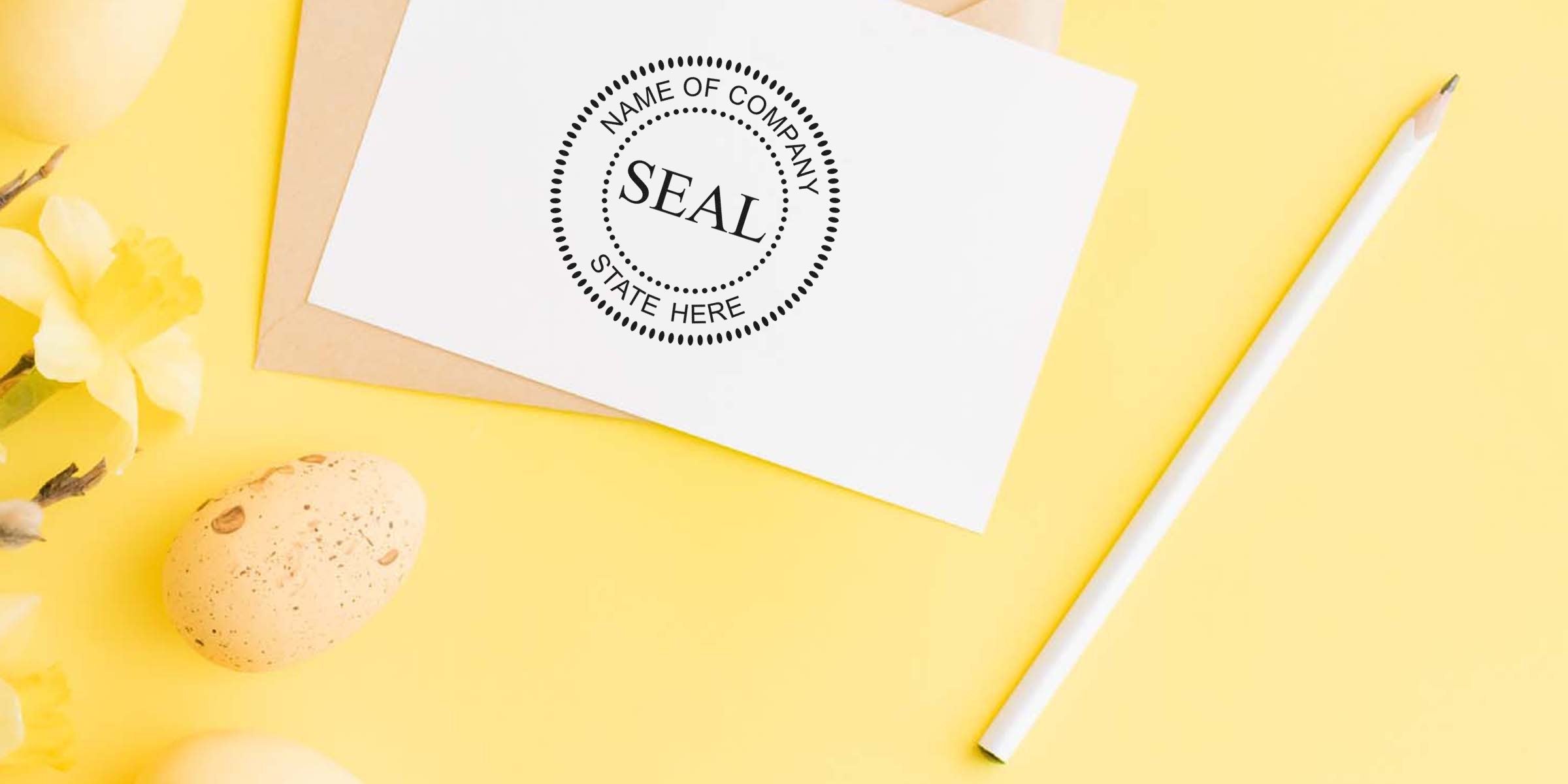Seal stamp on a white card against a yellow background.